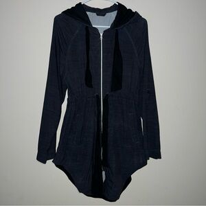 lululemon vitality nyc Gray Black zip up hoodie jacket Women’s Size 4